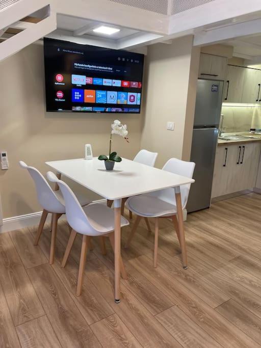 Lovely Apartment In Pogradec City With A Lake View Exterior foto