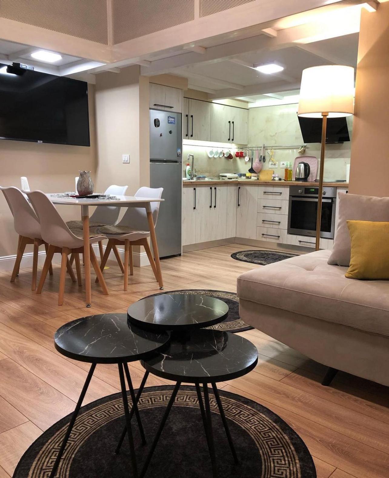 Lovely Apartment In Pogradec City With A Lake View Exterior foto